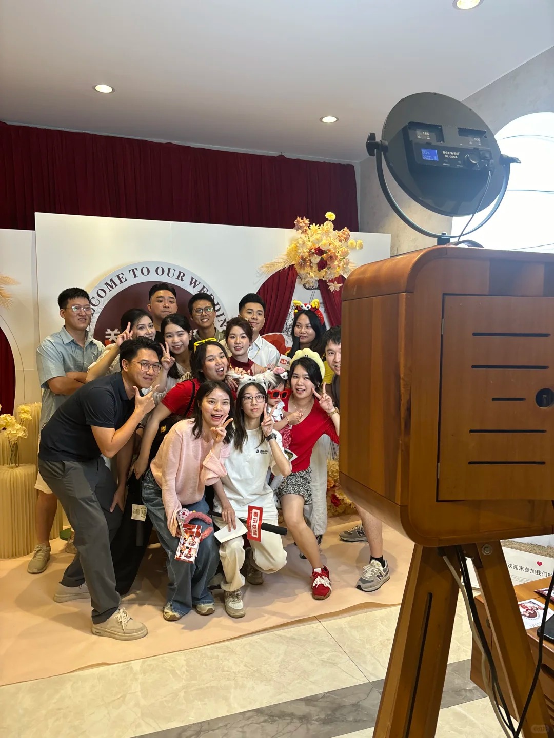 THUÊ 4 TIẾNG : PHOTOBOOTH + IN ẢNH KHÔNG GIỚI HẠN 4 TIẾNG